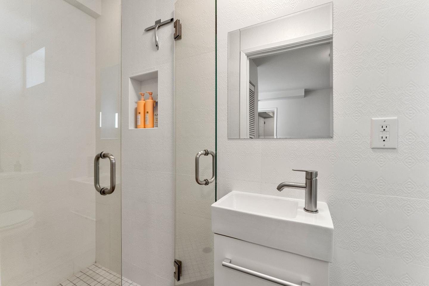 Detail Gallery Image 14 of 25 For 327 Ordway St, San Francisco,  CA 94134 - 3 Beds | 2 Baths