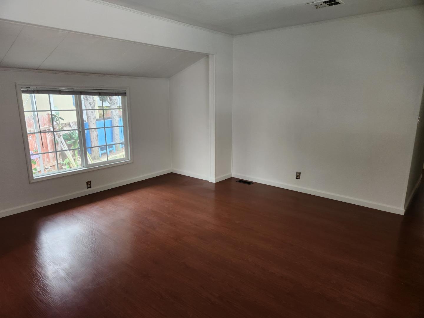 Detail Gallery Image 5 of 14 For 702 Spindrift Dr #702,  San Jose,  CA 95134 - 2 Beds | 1 Baths