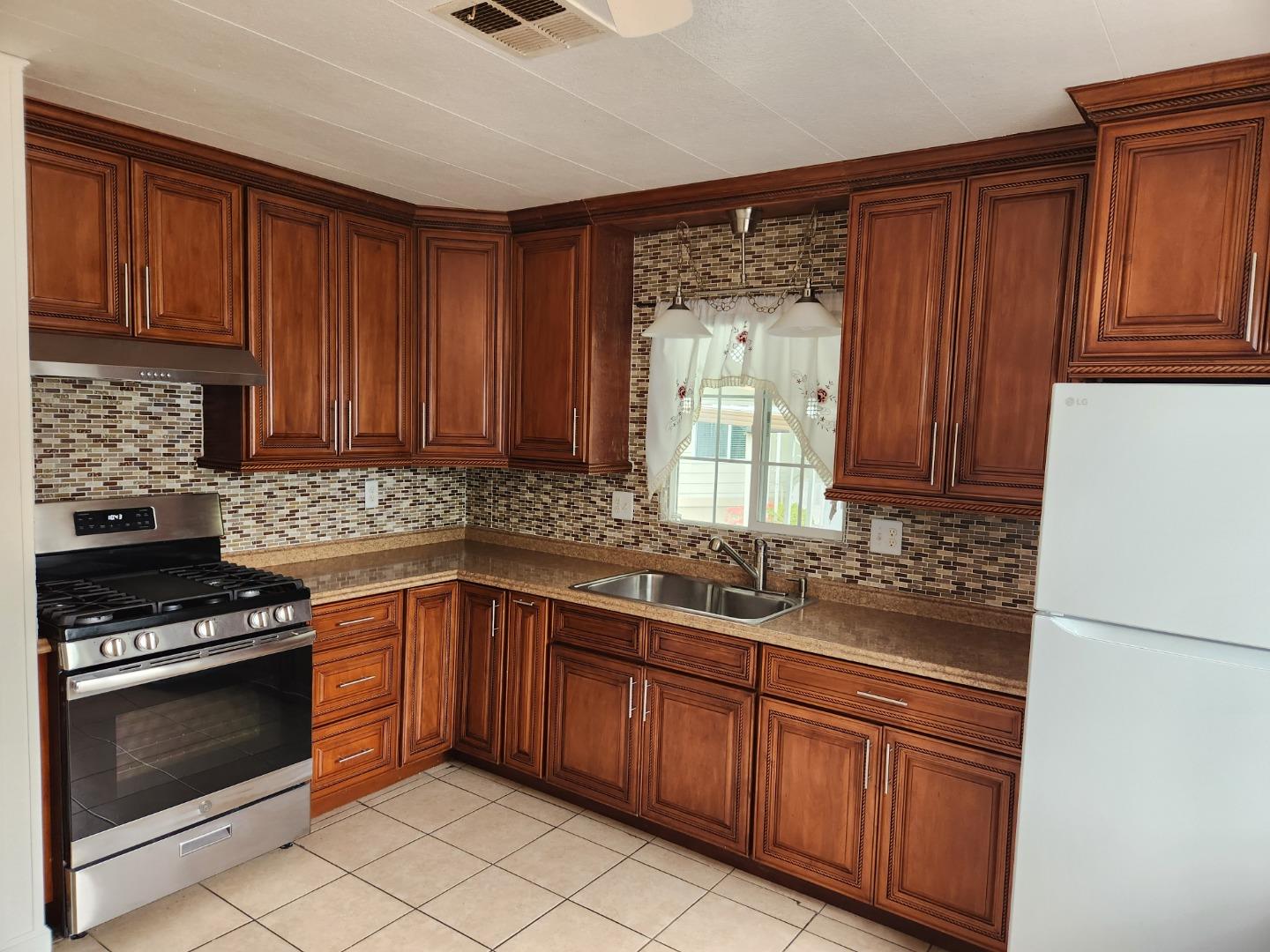 Detail Gallery Image 8 of 14 For 702 Spindrift Dr #702,  San Jose,  CA 95134 - 2 Beds | 1 Baths