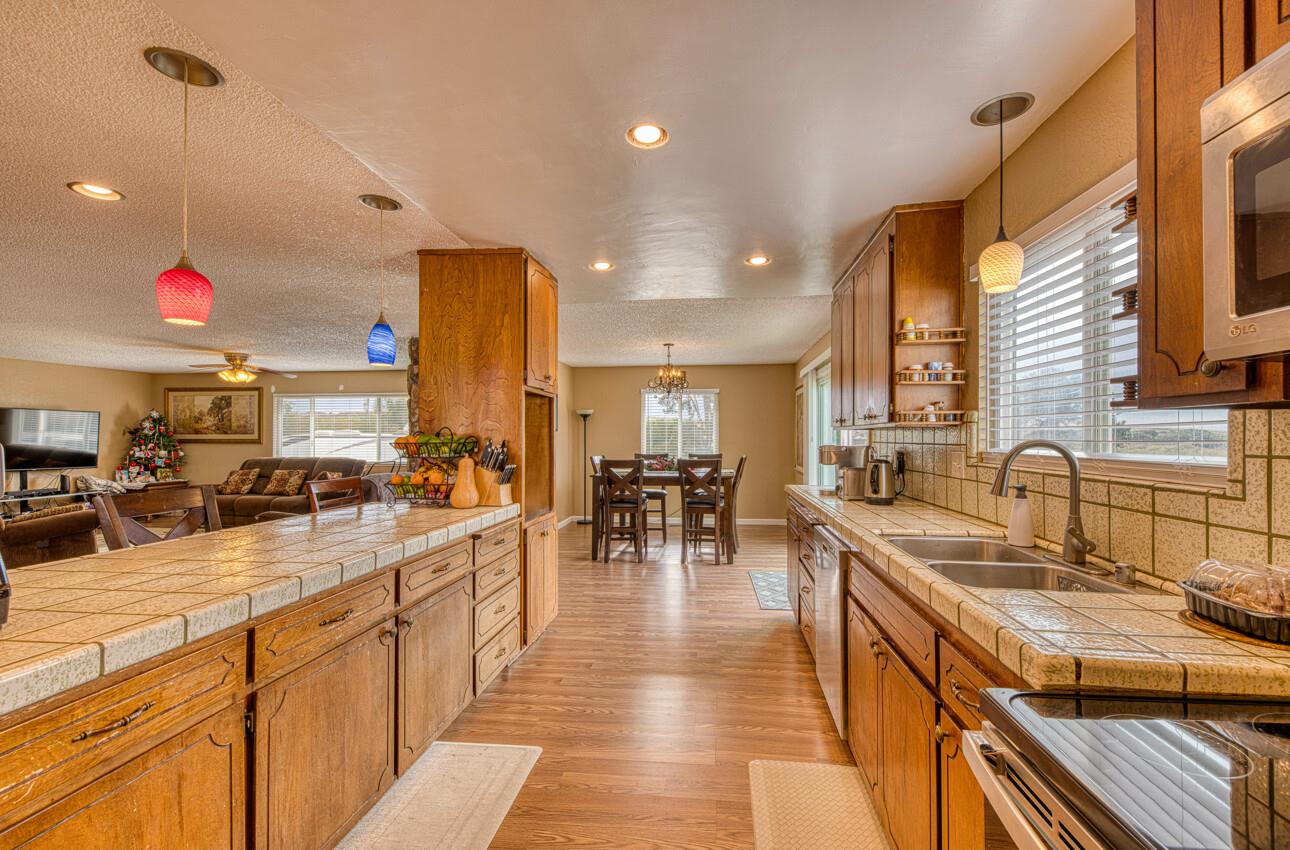 Detail Gallery Image 14 of 38 For 14236 Shaffi Ln, Castroville,  CA 95012 - 3 Beds | 2 Baths