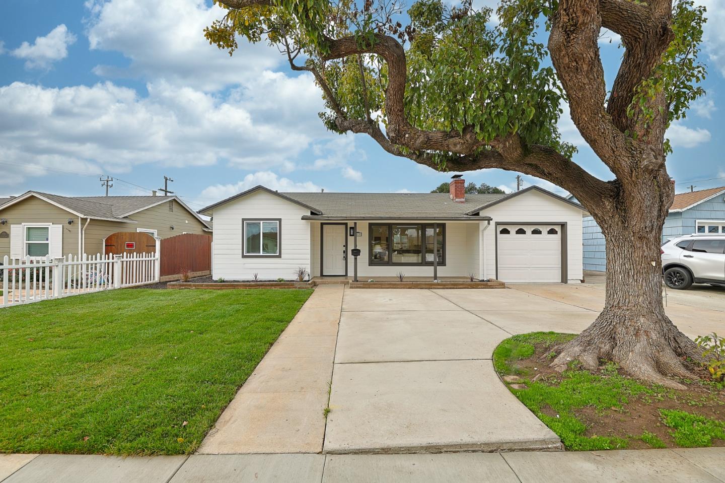 Detail Gallery Image 1 of 31 For 225 Tapadero St, Salinas,  CA 93906 - 2 Beds | 1 Baths