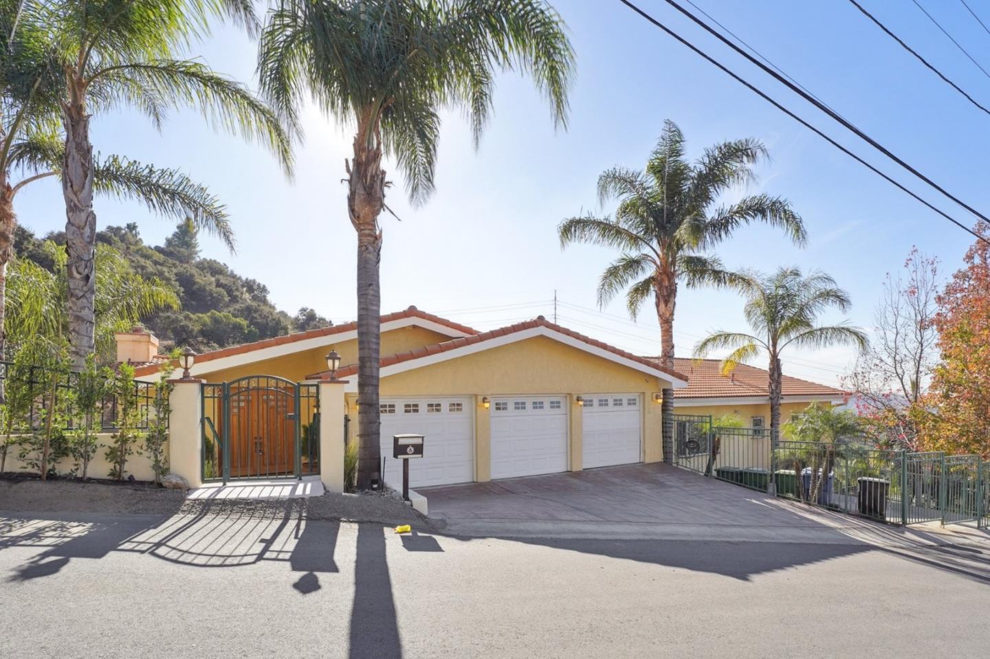 Detail Gallery Image 1 of 1 For 7150 Estepa Dr, Tujunga,  CA 91042 - 4 Beds | 2/2 Baths