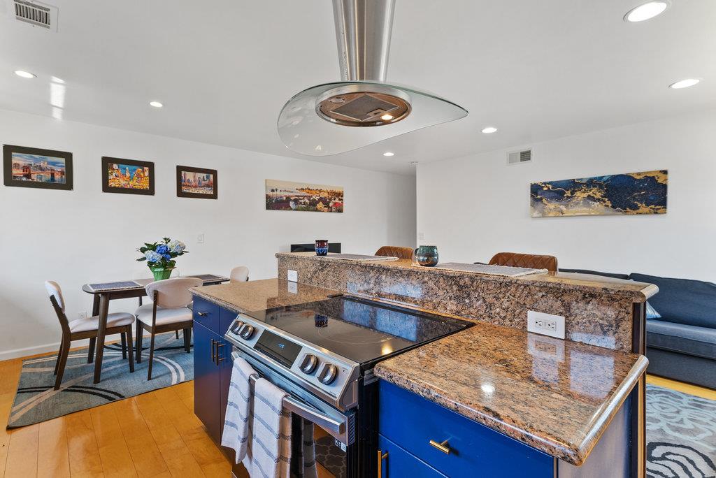 Detail Gallery Image 9 of 10 For 1480 42nd Ave #4,  Capitola,  CA 95010 - 2 Beds | 1 Baths