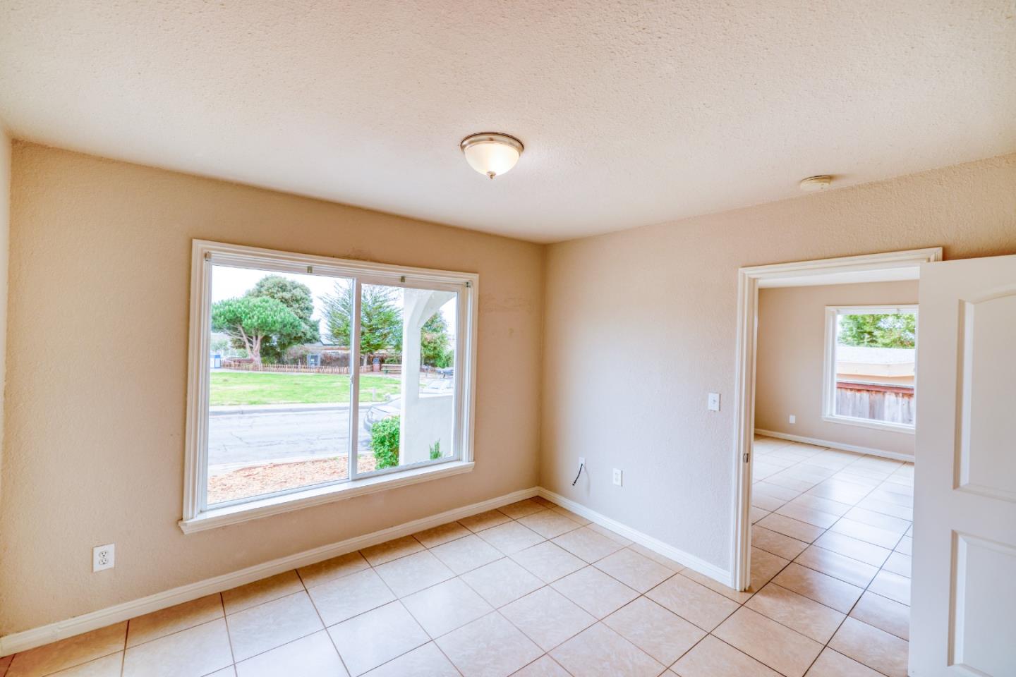 Detail Gallery Image 11 of 30 For 1652 Luxton St, Seaside,  CA 93955 - 3 Beds | 2 Baths