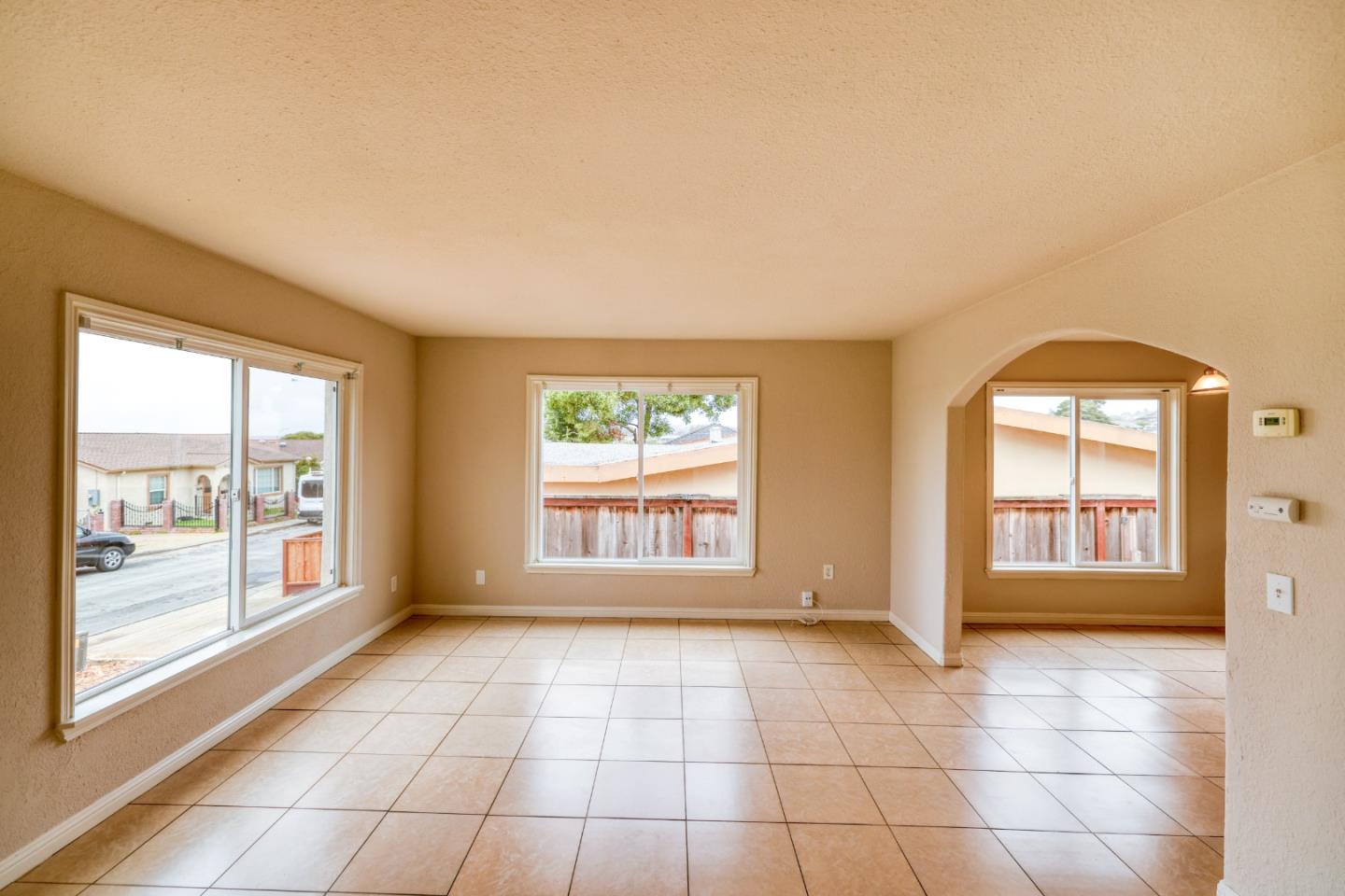 Detail Gallery Image 4 of 30 For 1652 Luxton St, Seaside,  CA 93955 - 3 Beds | 2 Baths