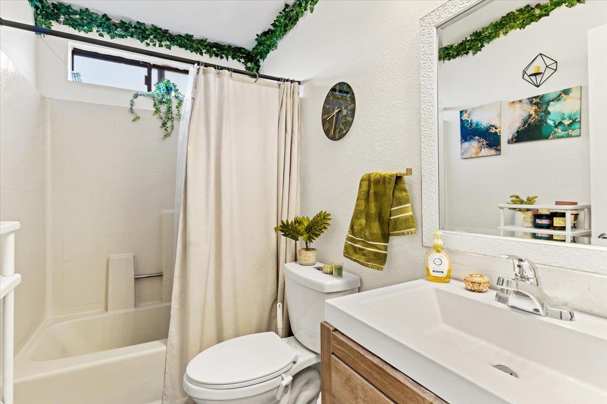 Detail Gallery Image 14 of 25 For 2524 Brazil Ct, Antioch,  CA 94509 - 4 Beds | 3 Baths