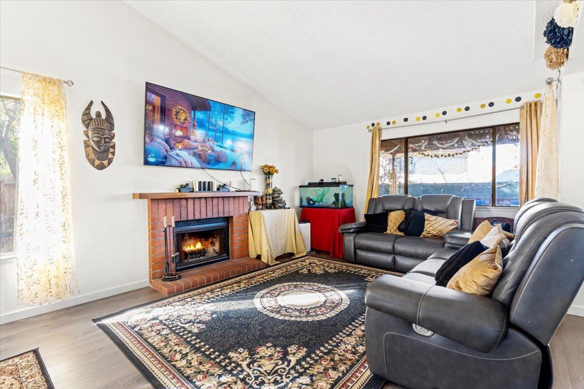 Detail Gallery Image 6 of 25 For 2524 Brazil Ct, Antioch,  CA 94509 - 4 Beds | 3 Baths