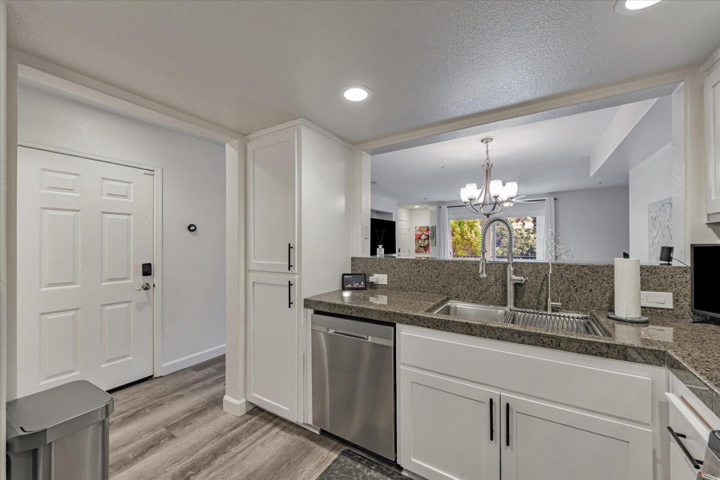 Detail Gallery Image 12 of 44 For 1412 Alegria Loop, San Jose,  CA 95128 - 2 Beds | 2/1 Baths