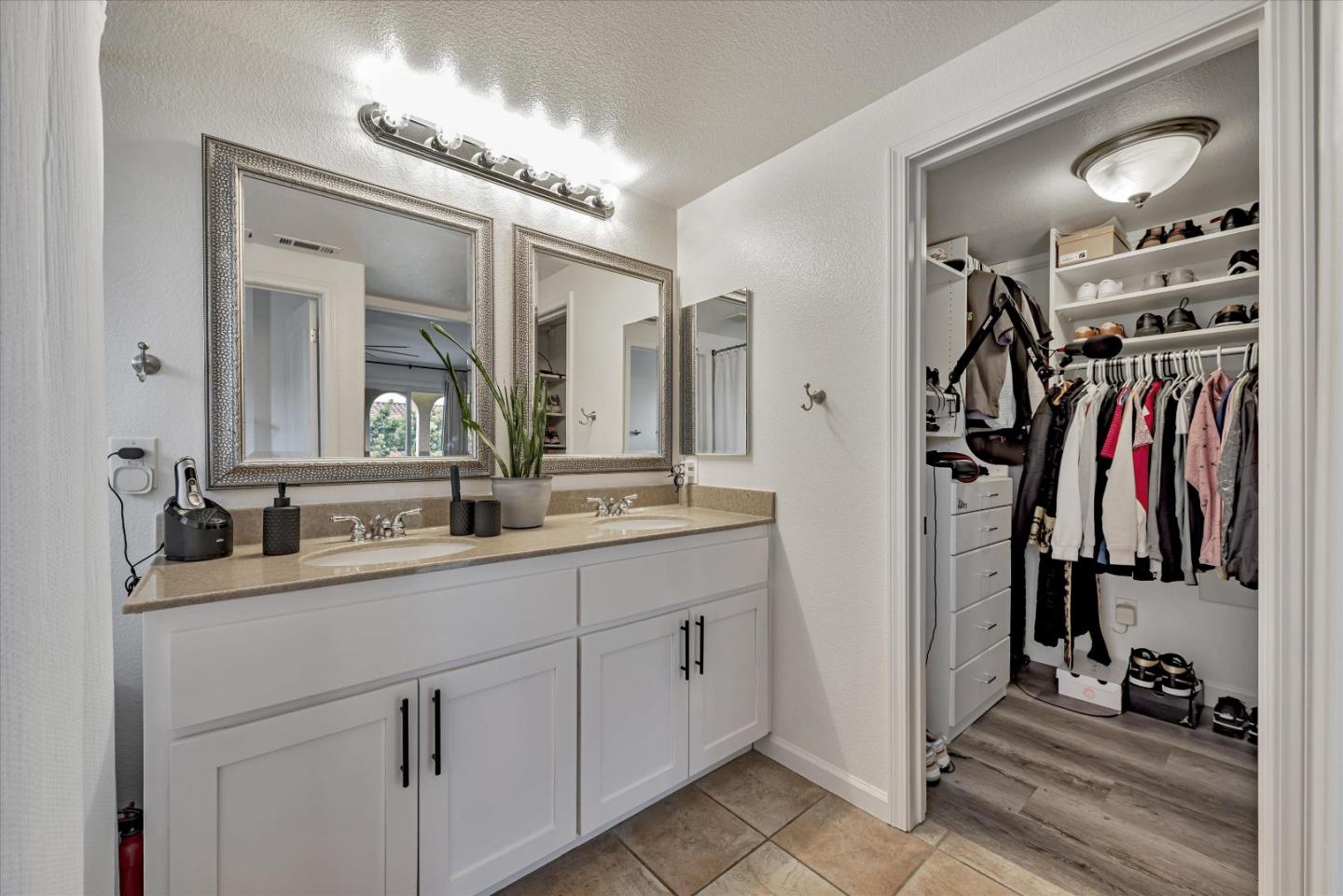 Detail Gallery Image 31 of 44 For 1412 Alegria Loop, San Jose,  CA 95128 - 2 Beds | 2/1 Baths