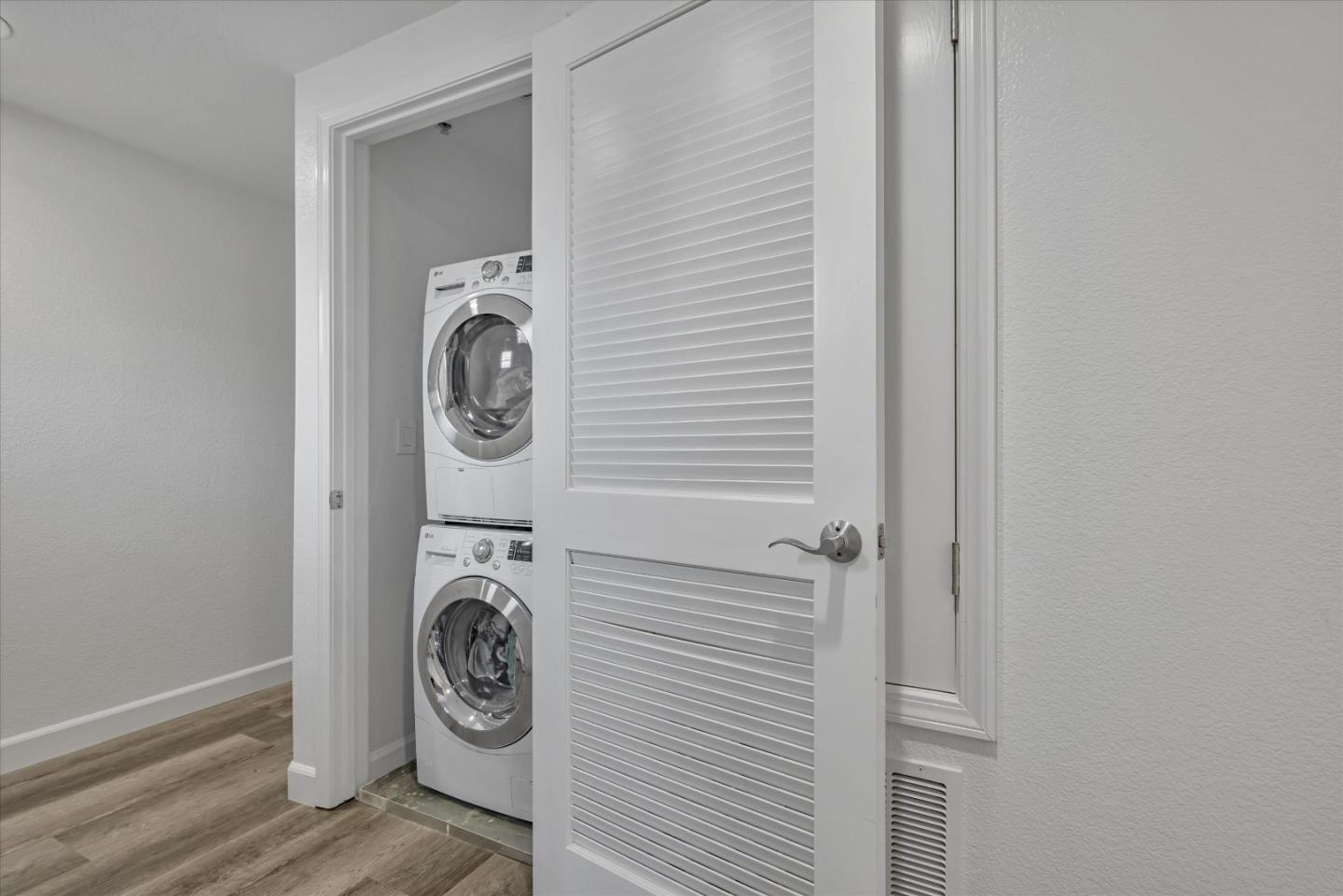 Detail Gallery Image 35 of 44 For 1412 Alegria Loop, San Jose,  CA 95128 - 2 Beds | 2/1 Baths