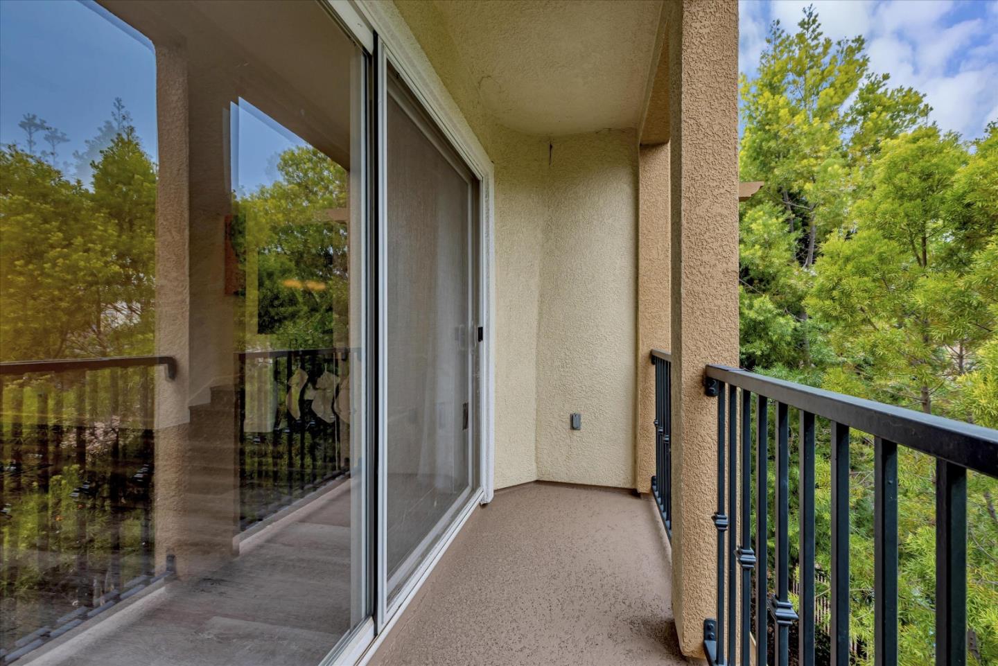 Detail Gallery Image 39 of 44 For 1412 Alegria Loop, San Jose,  CA 95128 - 2 Beds | 2/1 Baths