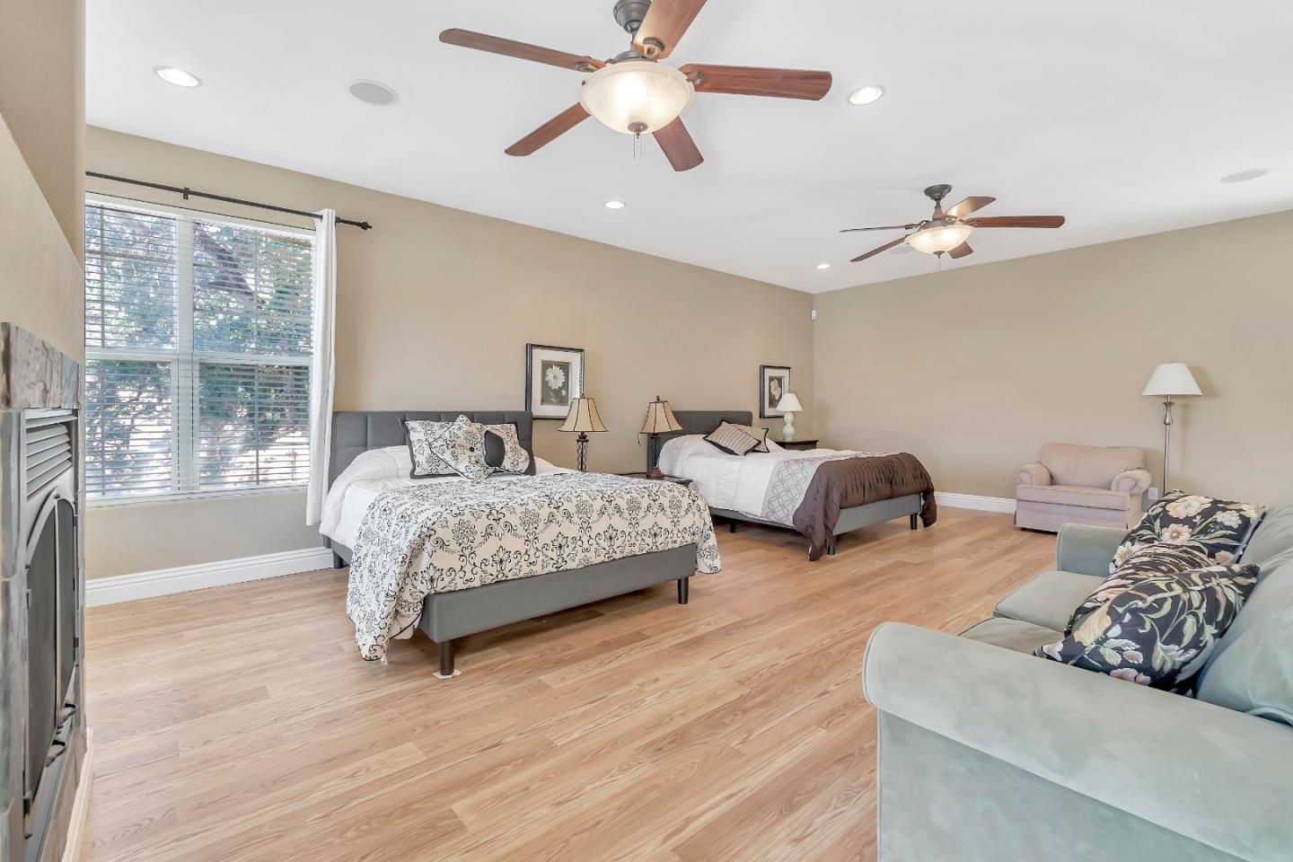 Detail Gallery Image 31 of 58 For 3848 Mariposa Dr, Clearlake Park,  CA 95424 - 5 Beds | 2/1 Baths