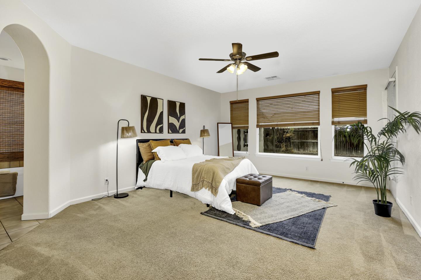 Detail Gallery Image 15 of 28 For 2088 Maximillian Ct, Los Banos,  CA 93635 - 4 Beds | 2/1 Baths