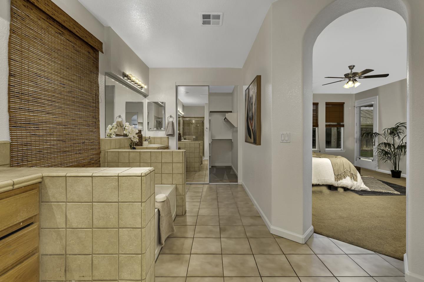 Detail Gallery Image 21 of 28 For 2088 Maximillian Ct, Los Banos,  CA 93635 - 4 Beds | 2/1 Baths