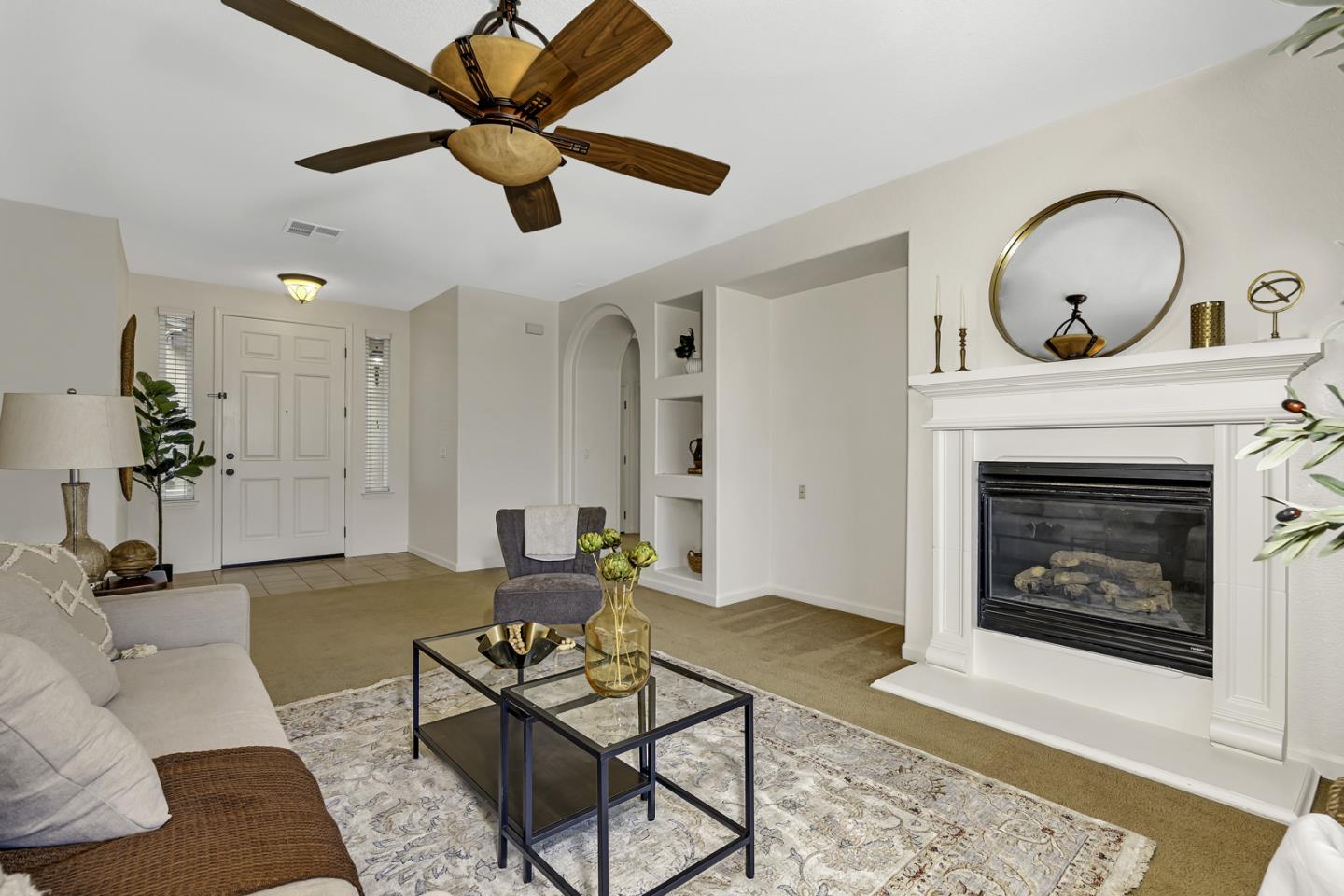 Detail Gallery Image 8 of 28 For 2088 Maximillian Ct, Los Banos,  CA 93635 - 4 Beds | 2/1 Baths