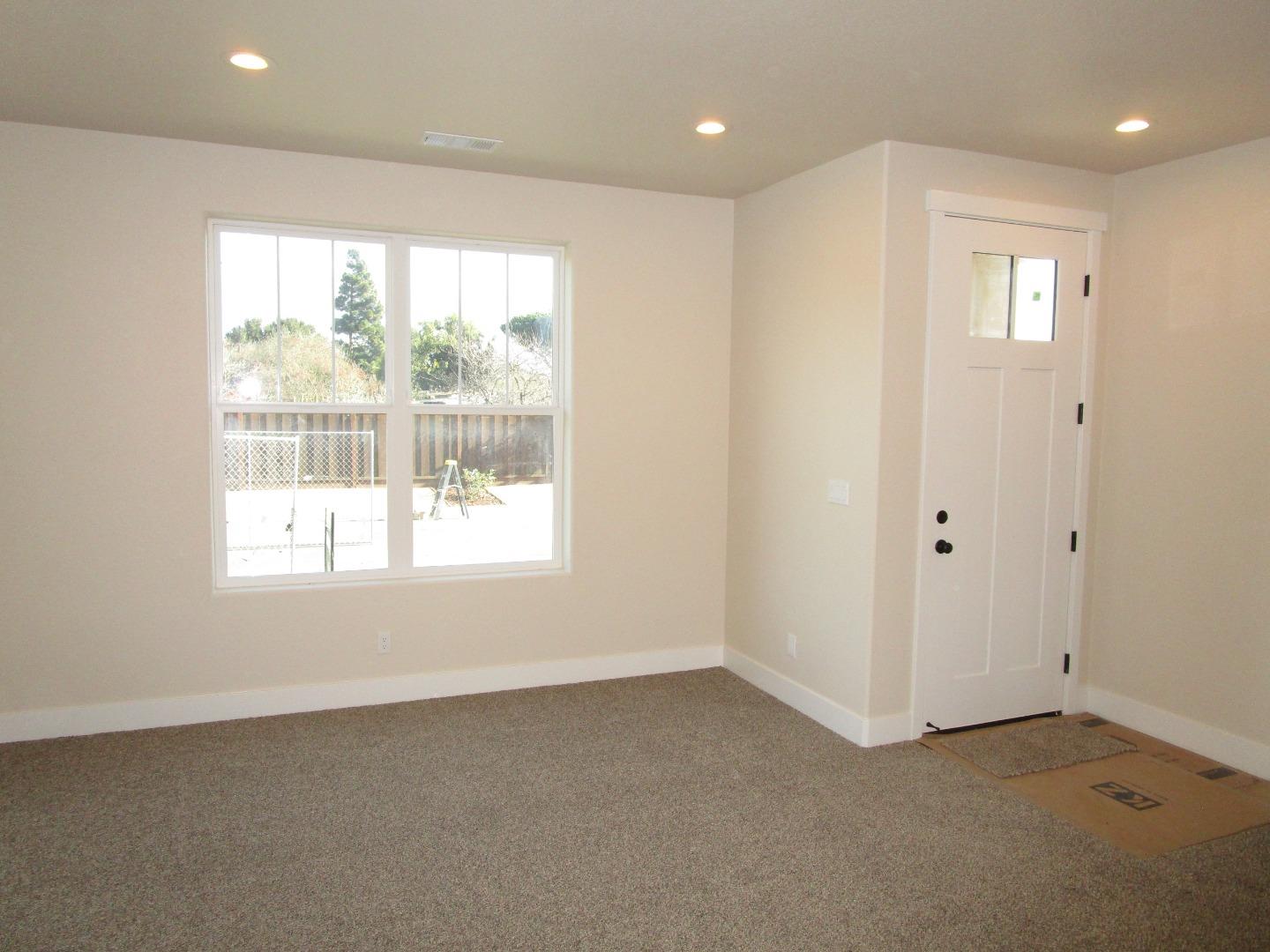 Detail Gallery Image 3 of 21 For 157 Terrace Dr, Greenfield,  CA 93927 - 3 Beds | 2/1 Baths