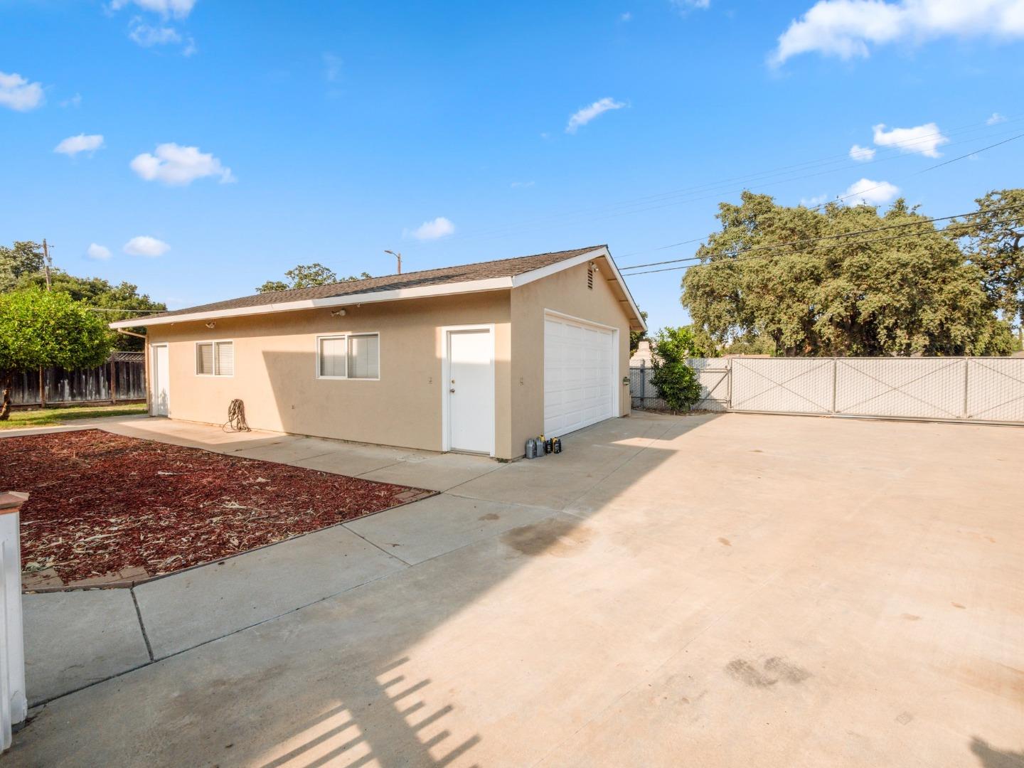 Detail Gallery Image 32 of 42 For 8126 Oak Ct, Gilroy,  CA 95020 - 4 Beds | 2/1 Baths