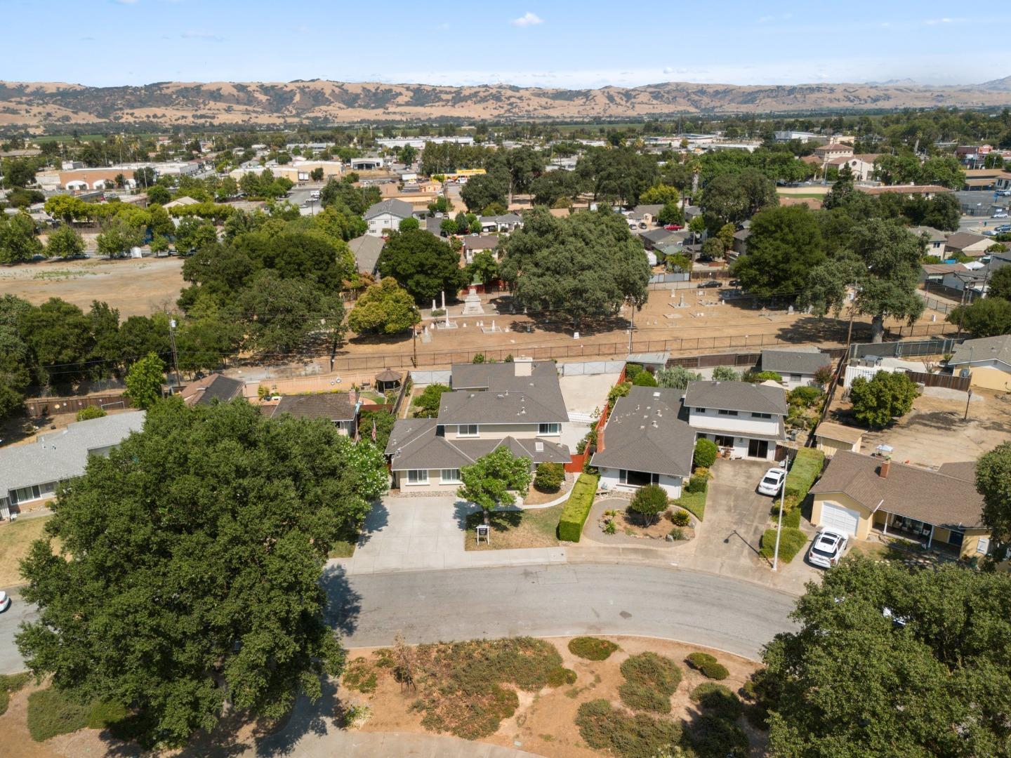 Detail Gallery Image 38 of 42 For 8126 Oak Ct, Gilroy,  CA 95020 - 4 Beds | 2/1 Baths