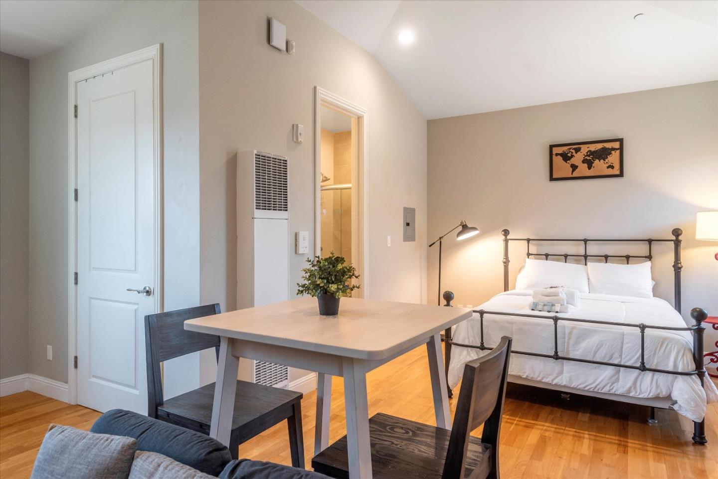 Detail Gallery Image 13 of 22 For 21 S Claremont St #13,  San Mateo,  CA 94401 - 1 Beds | 1/1 Baths