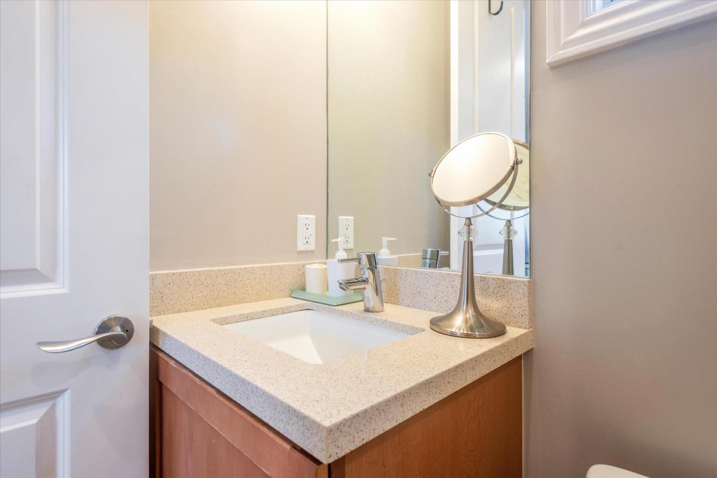 Detail Gallery Image 18 of 22 For 21 S Claremont St #13,  San Mateo,  CA 94401 - 1 Beds | 1/1 Baths