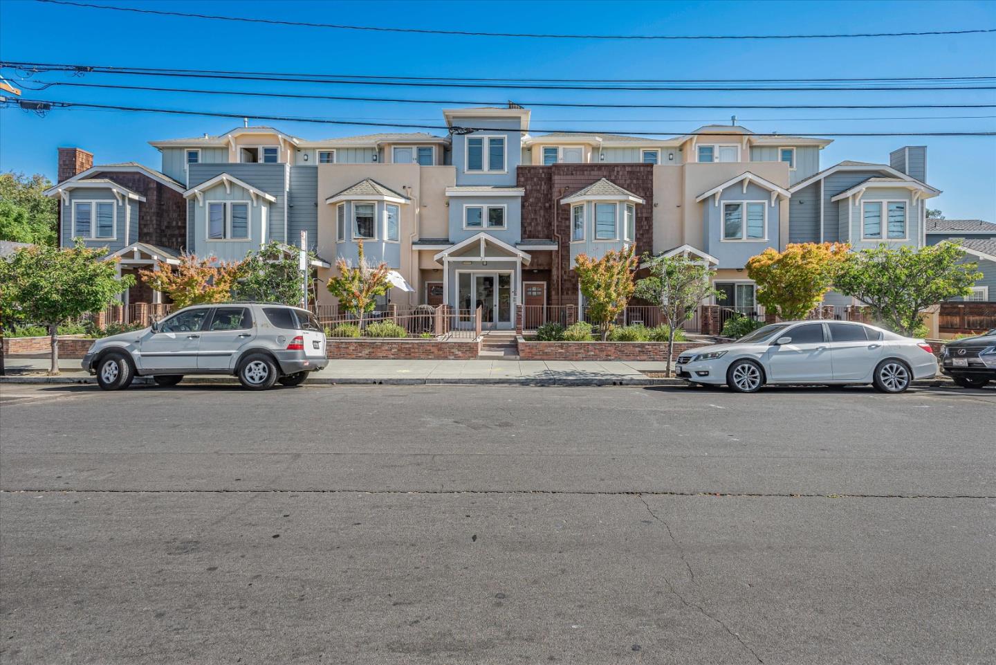 Detail Gallery Image 2 of 22 For 21 S Claremont St #13,  San Mateo,  CA 94401 - 1 Beds | 1/1 Baths