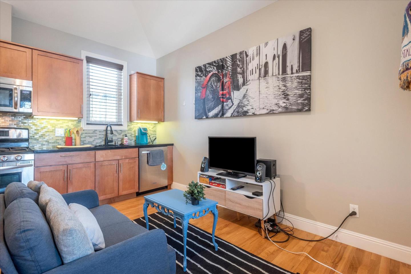 Detail Gallery Image 7 of 22 For 21 S Claremont St #13,  San Mateo,  CA 94401 - 1 Beds | 1/1 Baths