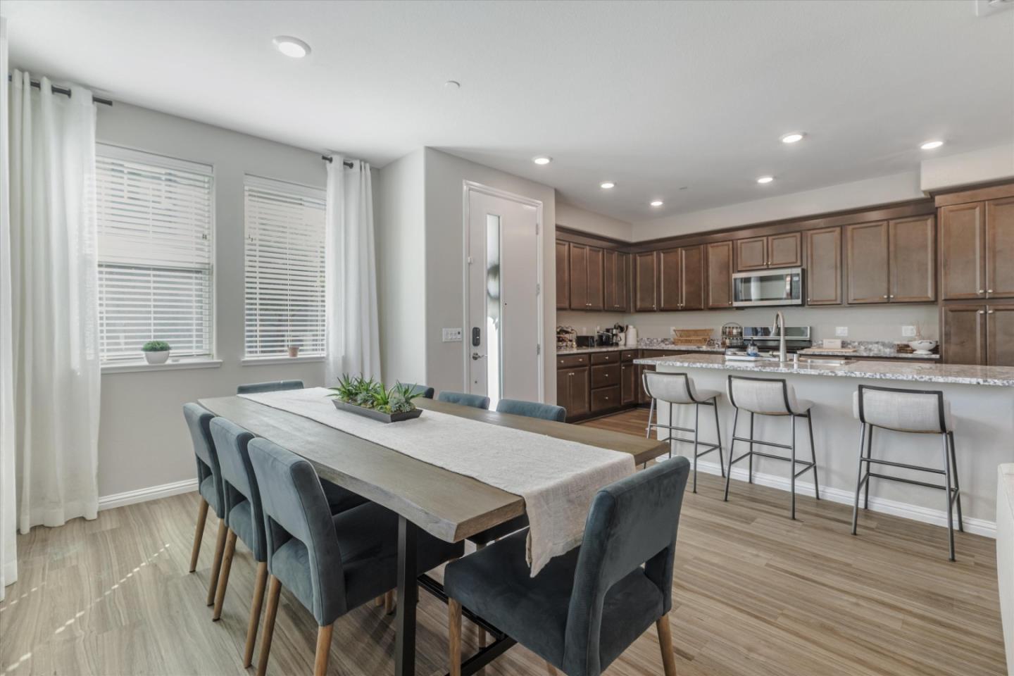 Detail Gallery Image 12 of 28 For 6568 Vision Ct, San Jose,  CA 95119 - 2 Beds | 2 Baths