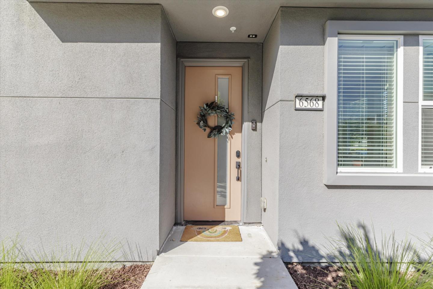 Detail Gallery Image 2 of 28 For 6568 Vision Ct, San Jose,  CA 95119 - 2 Beds | 2 Baths