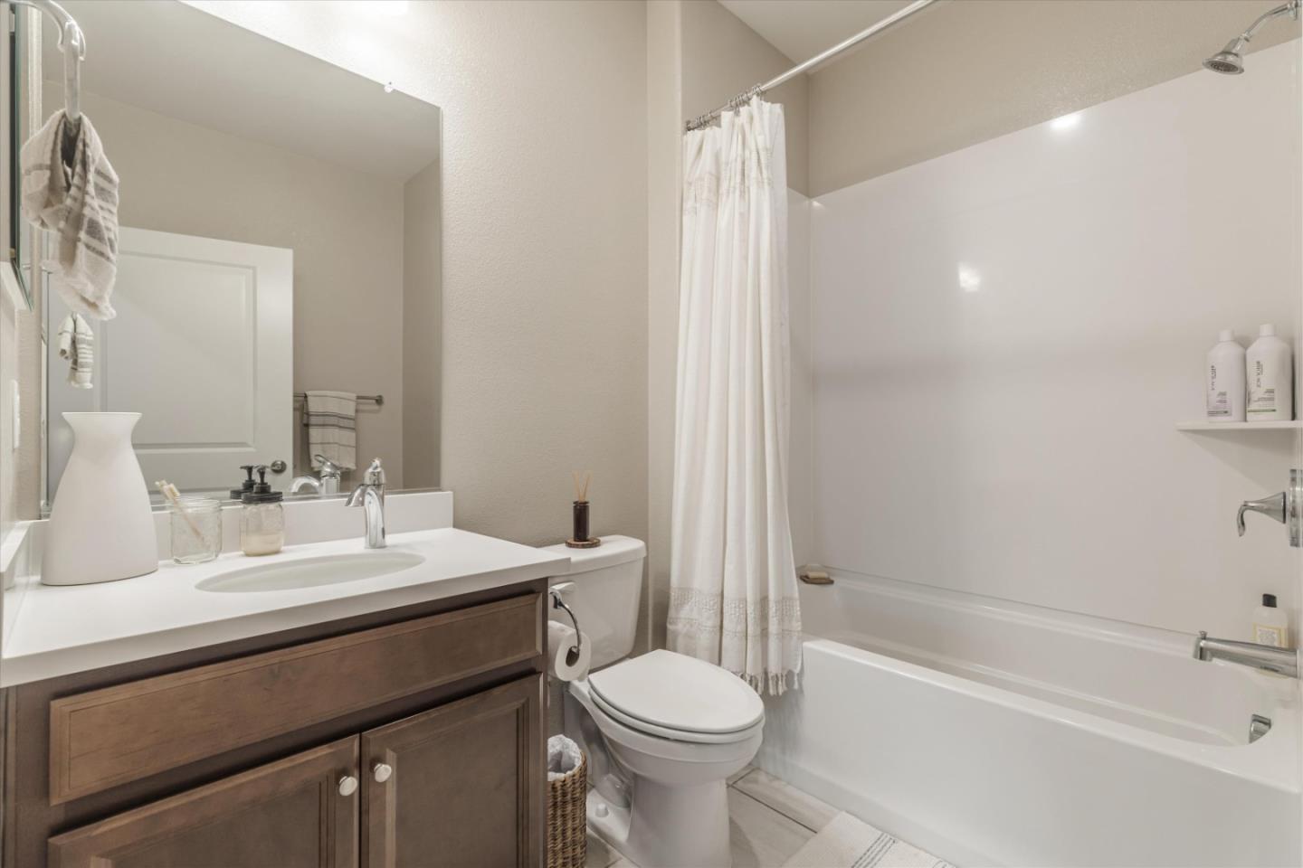 Detail Gallery Image 23 of 28 For 6568 Vision Ct, San Jose,  CA 95119 - 2 Beds | 2 Baths