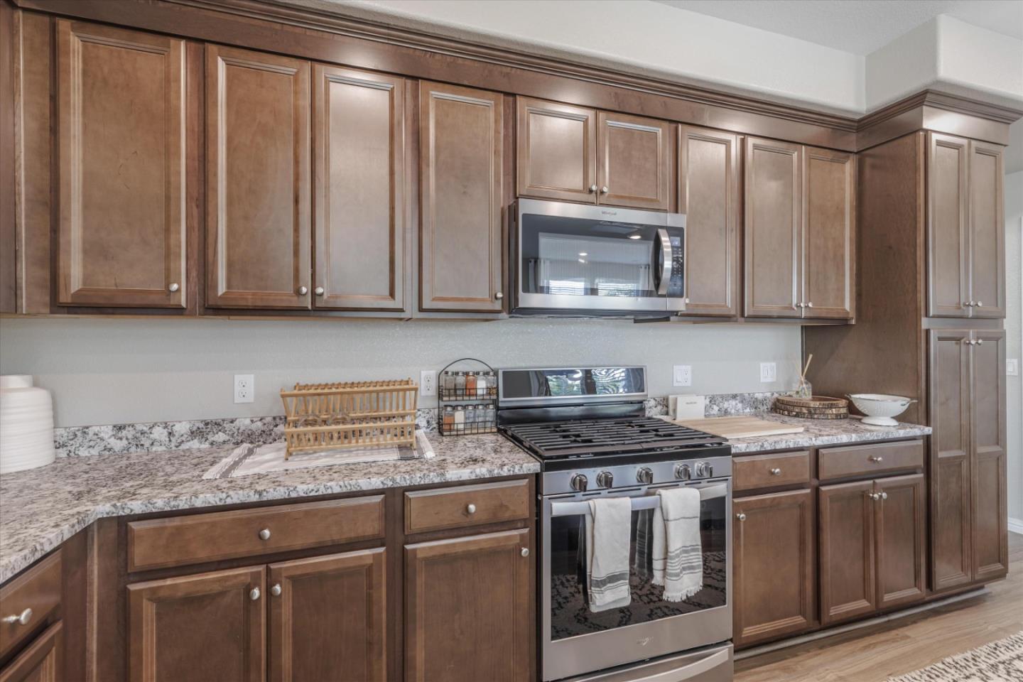 Detail Gallery Image 9 of 28 For 6568 Vision Ct, San Jose,  CA 95119 - 2 Beds | 2 Baths