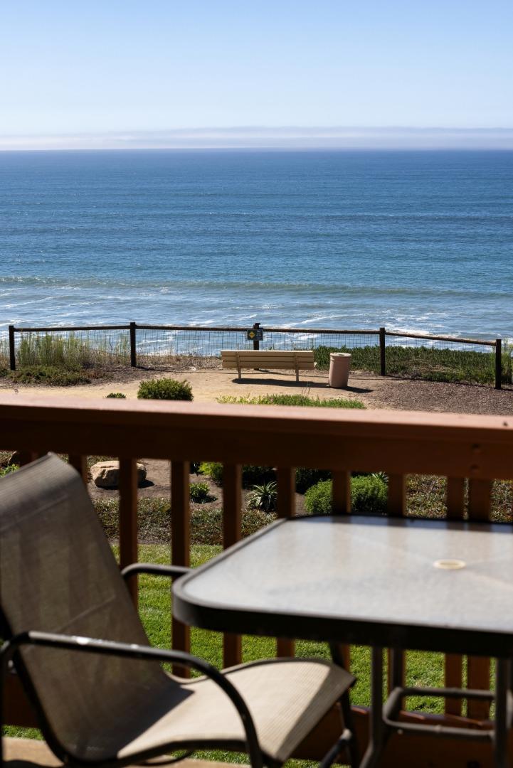 Detail Gallery Image 6 of 34 For 412 Seascape Resort Dr, Aptos,  CA 95003 - 2 Beds | 2/1 Baths