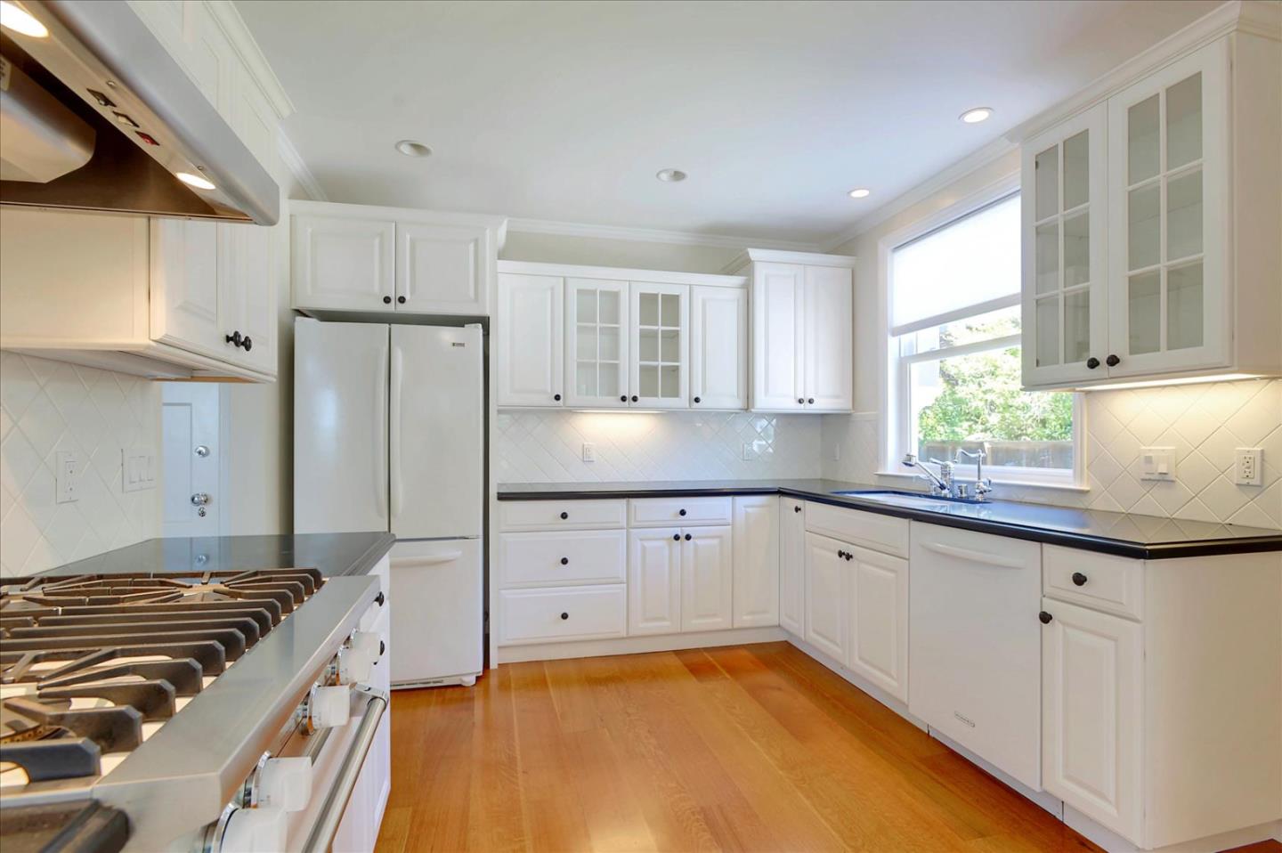 Detail Gallery Image 11 of 42 For 334 Avila Rd, San Mateo,  CA 94402 - 2 Beds | 1 Baths