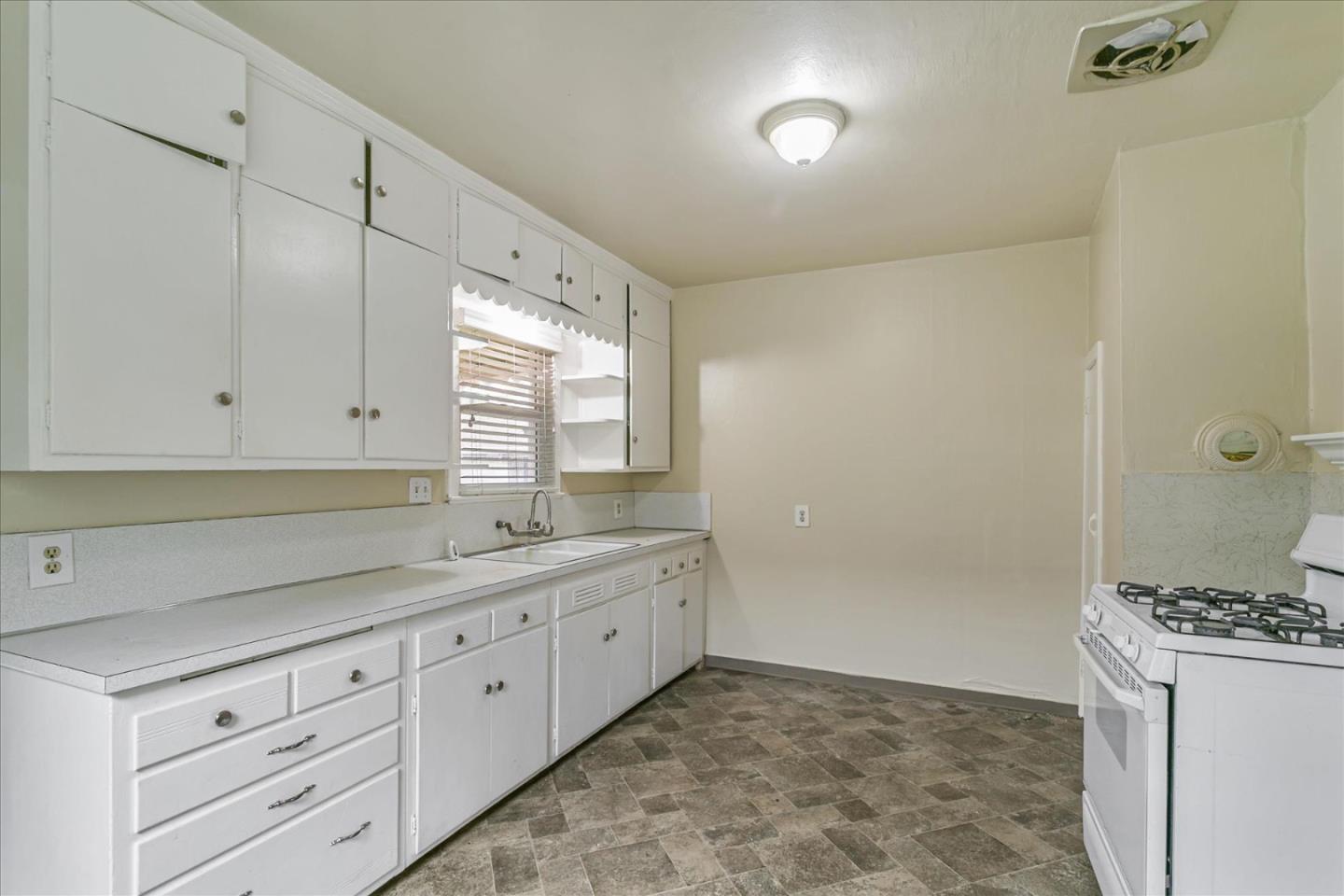 Detail Gallery Image 10 of 32 For 17870 Del Monte Ave, Morgan Hill,  CA 95037 - 2 Beds | 1 Baths