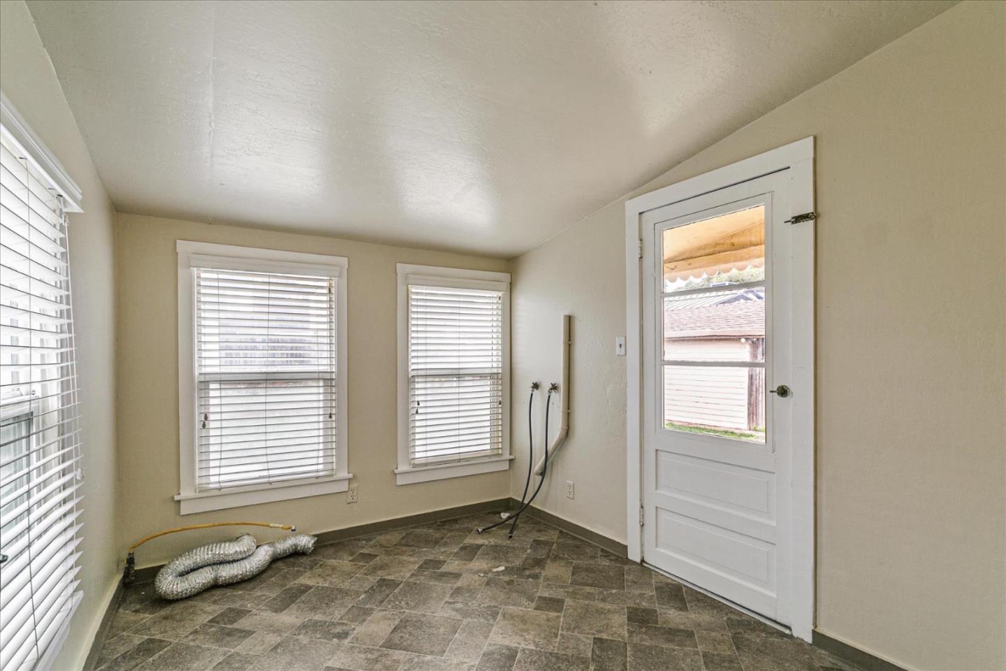 Detail Gallery Image 21 of 32 For 17870 Del Monte Ave, Morgan Hill,  CA 95037 - 2 Beds | 1 Baths