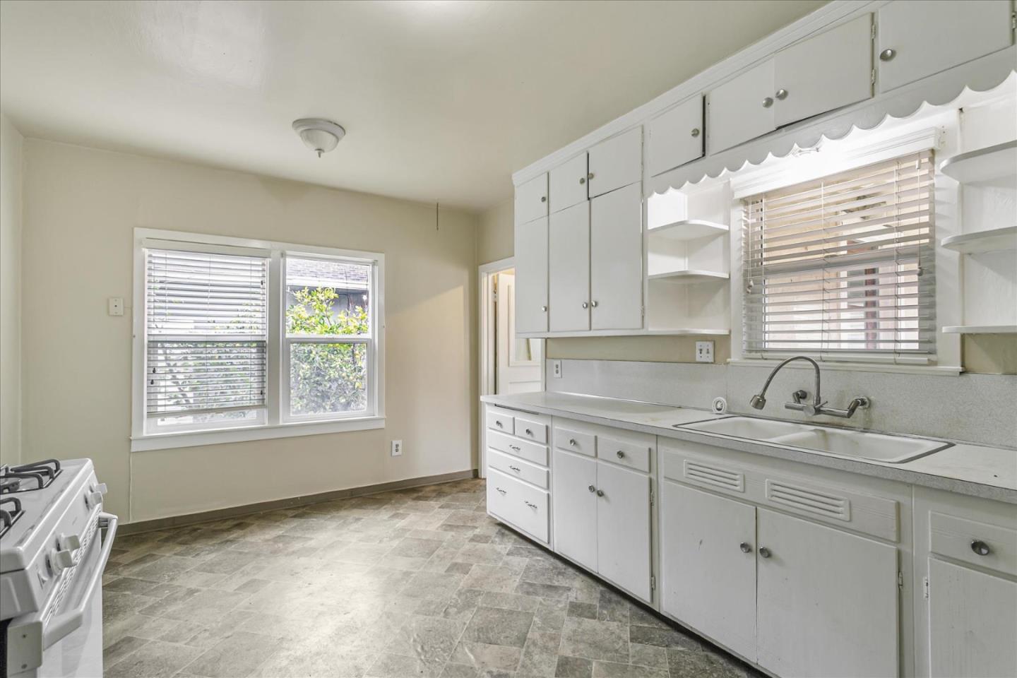 Detail Gallery Image 9 of 32 For 17870 Del Monte Ave, Morgan Hill,  CA 95037 - 2 Beds | 1 Baths