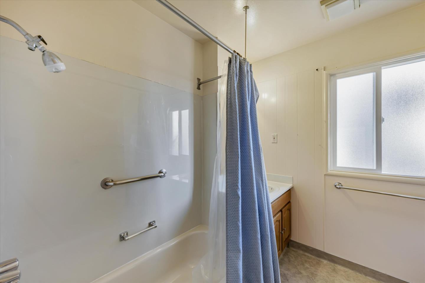 Detail Gallery Image 14 of 19 For 1515 Boxwood Ave, San Leandro,  CA 94579 - 6 Beds | 2 Baths