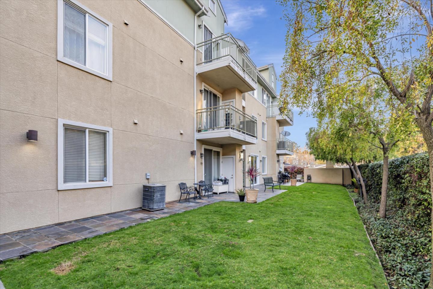 Detail Gallery Image 6 of 16 For 2330 University Ave #350,  East Palo Alto,  CA 94303 - 1 Beds | 1 Baths