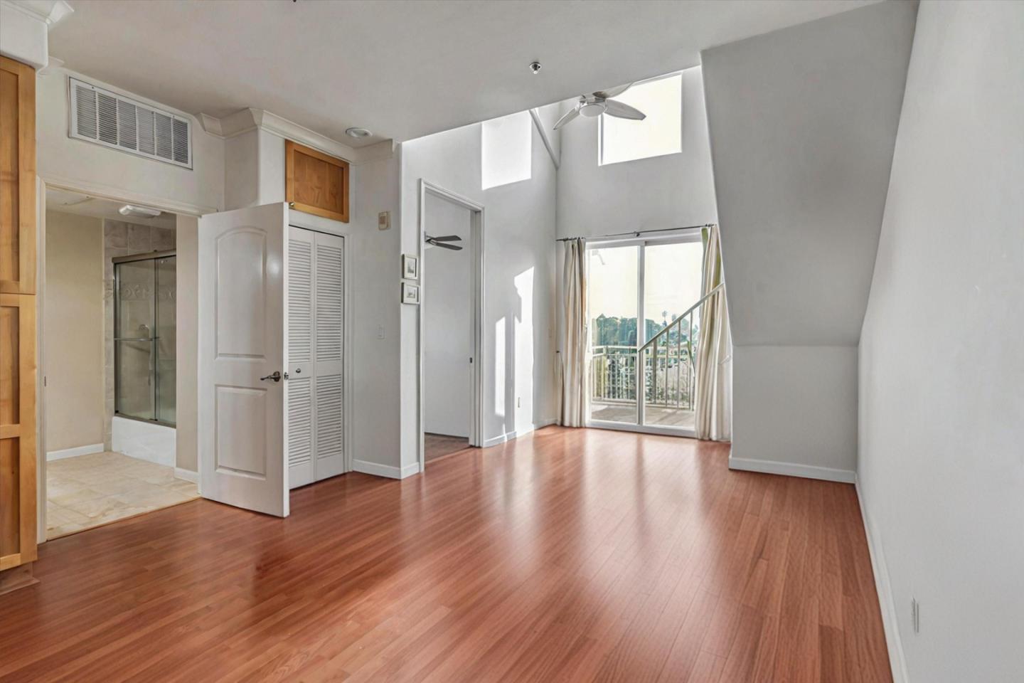 Detail Gallery Image 9 of 16 For 2330 University Ave #350,  East Palo Alto,  CA 94303 - 1 Beds | 1 Baths