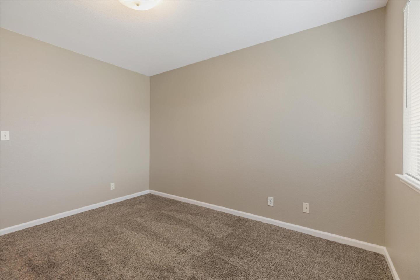 Detail Gallery Image 19 of 35 For 1421 El Cerro Dr, Hollister,  CA 95023 - 3 Beds | 2 Baths