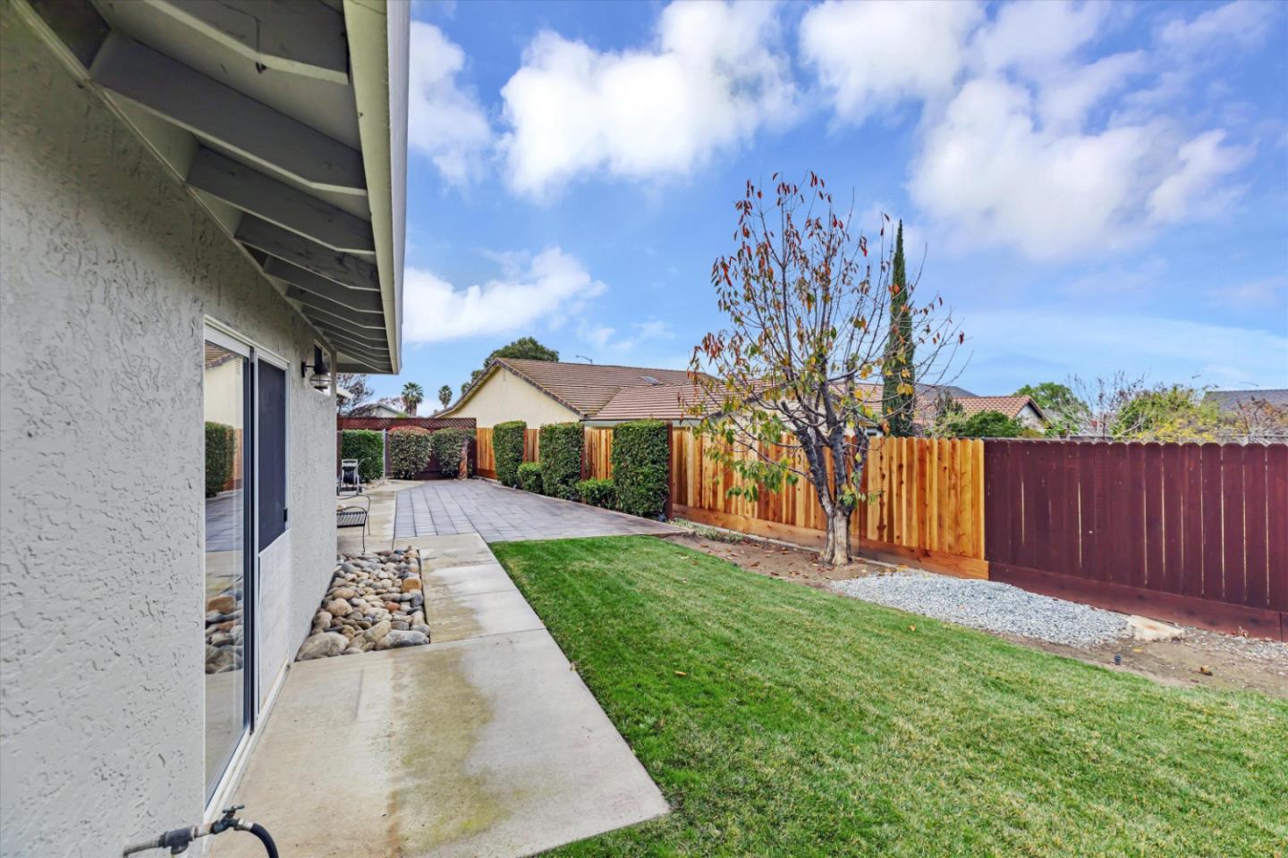 Detail Gallery Image 29 of 35 For 1421 El Cerro Dr, Hollister,  CA 95023 - 3 Beds | 2 Baths