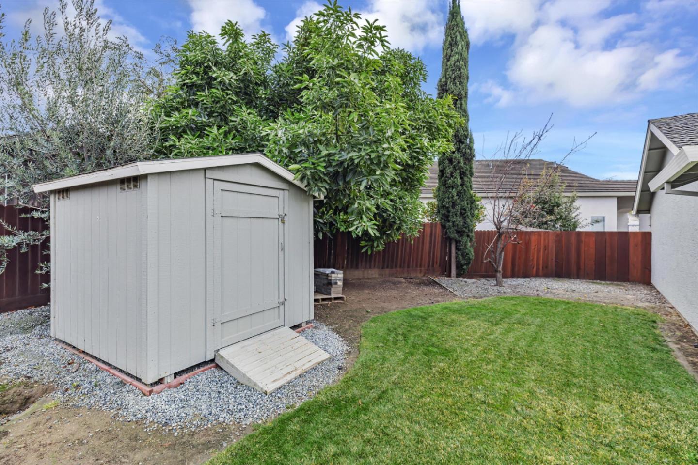 Detail Gallery Image 31 of 35 For 1421 El Cerro Dr, Hollister,  CA 95023 - 3 Beds | 2 Baths