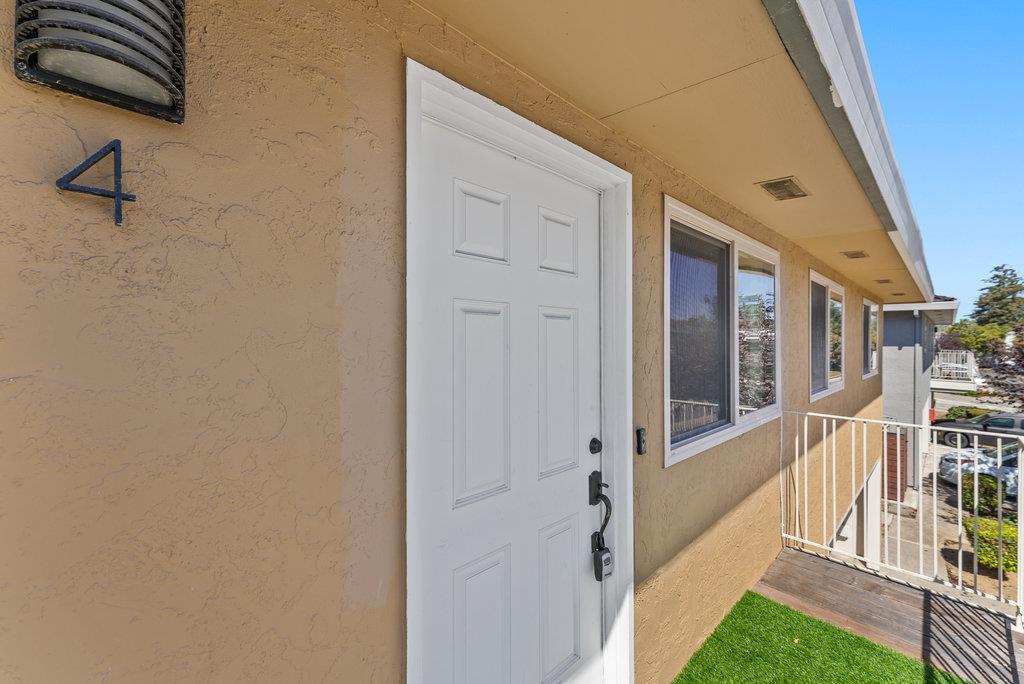 Detail Gallery Image 4 of 25 For 1480 42nd Ave #4,  Capitola,  CA 95010 - 2 Beds | 1 Baths