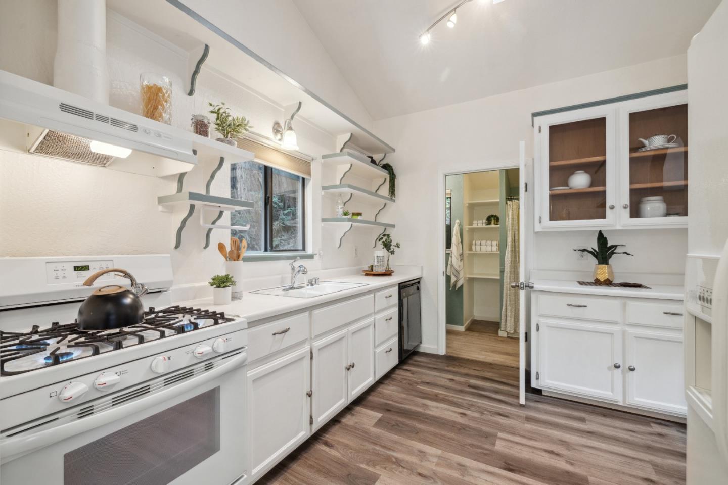 Detail Gallery Image 12 of 43 For 548 River Rd, Boulder Creek,  CA 95006 - 2 Beds | 1 Baths