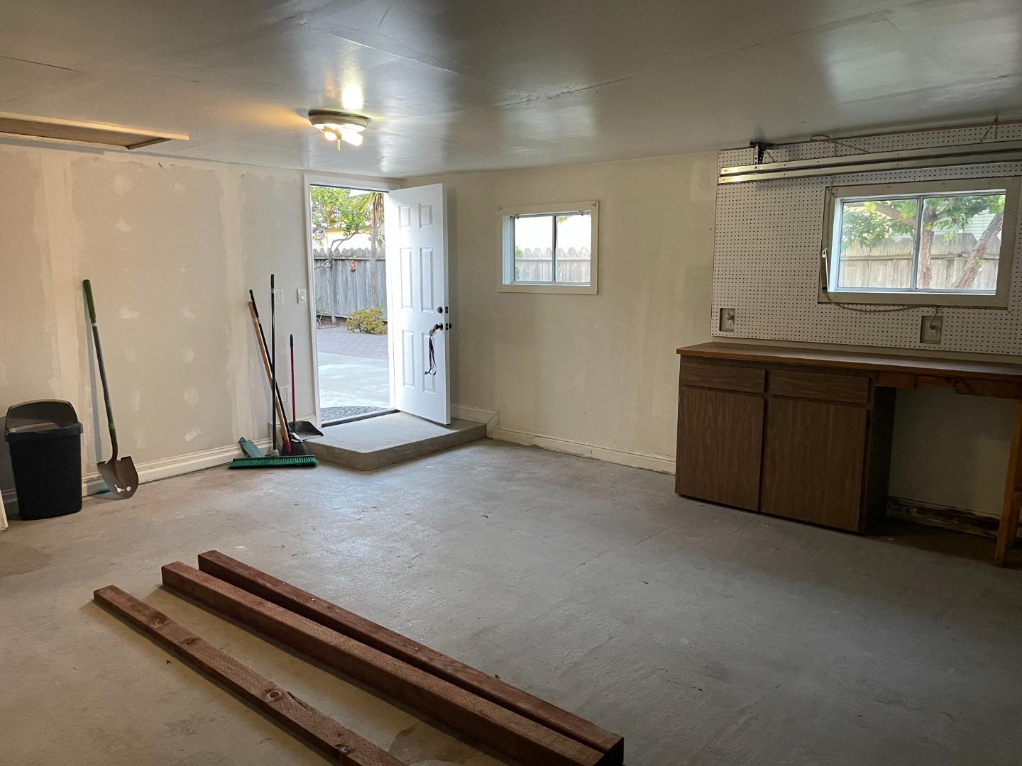 Detail Gallery Image 17 of 18 For 720 Amador Ave, Seaside,  CA 93955 - 2 Beds | 1 Baths