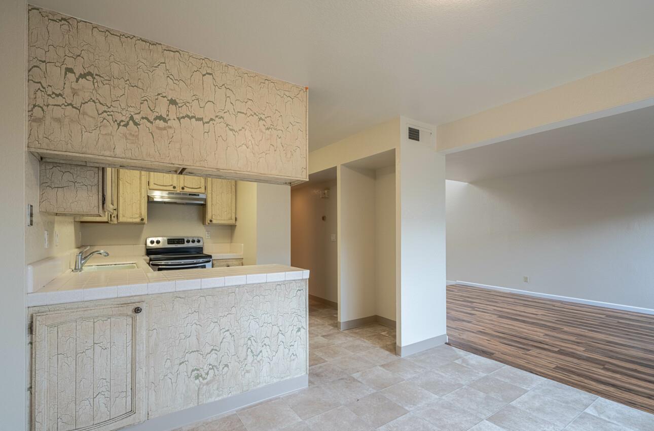 Detail Gallery Image 11 of 36 For 345 Coleridge Dr #80,  Salinas,  CA 93901 - 3 Beds | 1/1 Baths