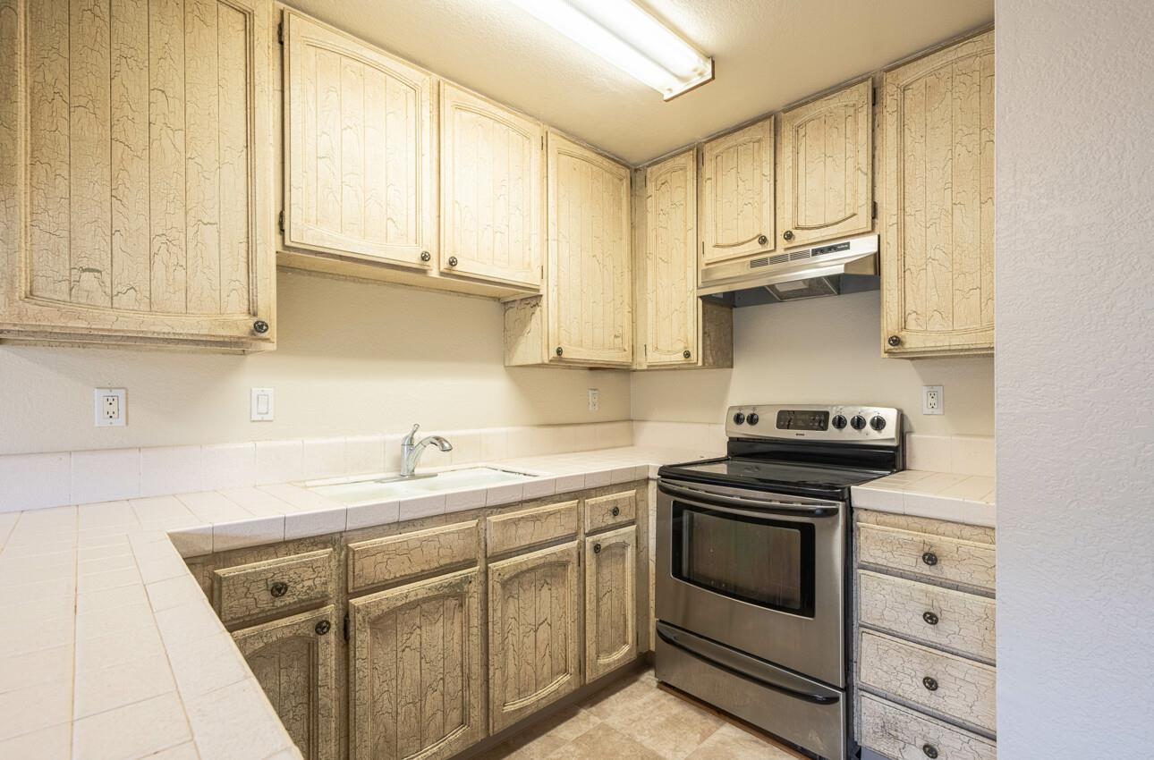 Detail Gallery Image 12 of 36 For 345 Coleridge Dr #80,  Salinas,  CA 93901 - 3 Beds | 1/1 Baths