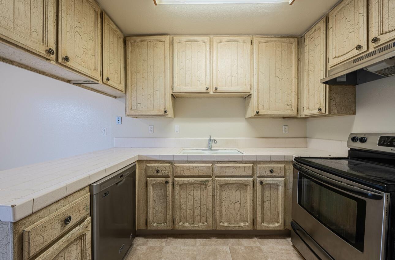 Detail Gallery Image 13 of 36 For 345 Coleridge Dr #80,  Salinas,  CA 93901 - 3 Beds | 1/1 Baths