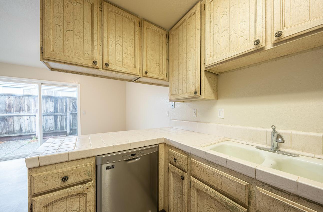 Detail Gallery Image 14 of 36 For 345 Coleridge Dr #80,  Salinas,  CA 93901 - 3 Beds | 1/1 Baths