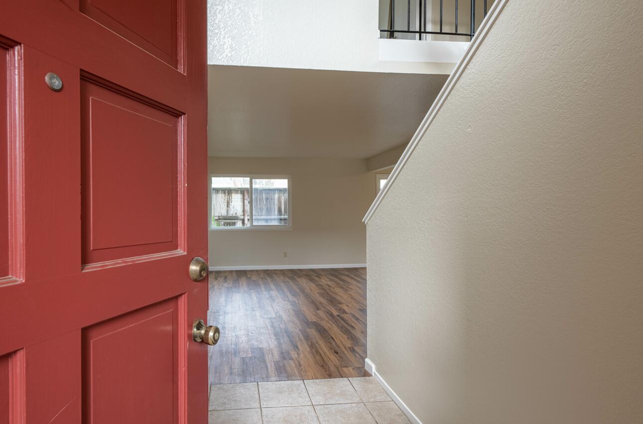 Detail Gallery Image 3 of 36 For 345 Coleridge Dr #80,  Salinas,  CA 93901 - 3 Beds | 1/1 Baths