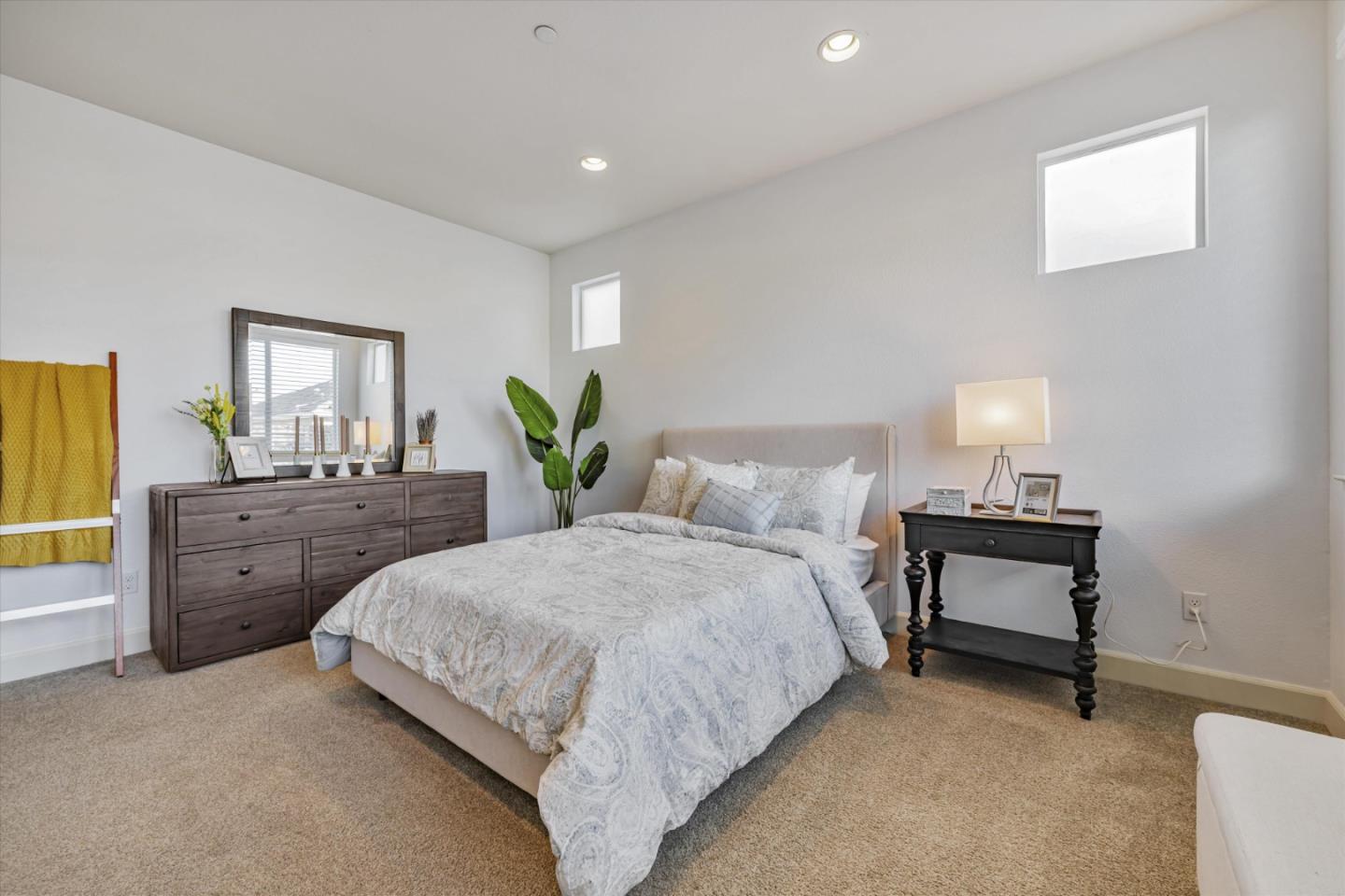 Detail Gallery Image 21 of 40 For 910 Verissimo Ct, Hollister,  CA 95023 - 3 Beds | 2 Baths